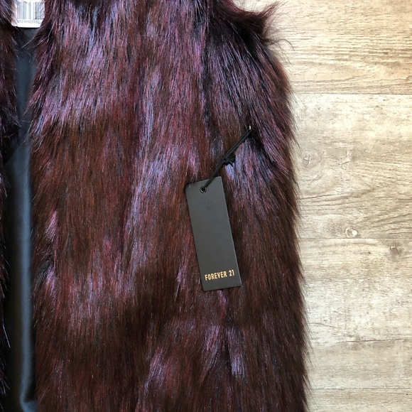 Forever 21 Faux Fur Vest - Picture 4 of 5